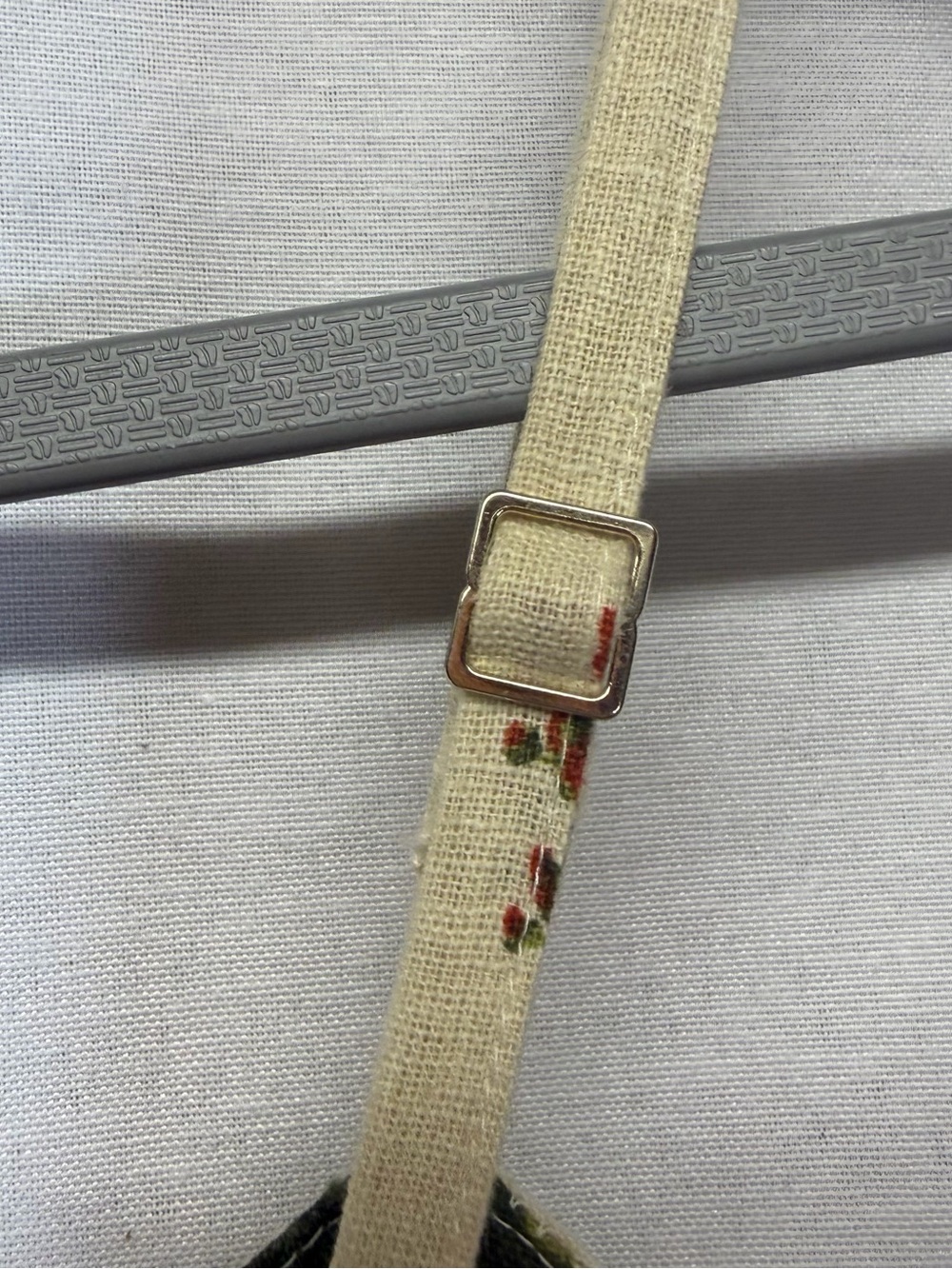 Abercrombie & Fitch Linen Blend Button Skort in a tan fruit pattern.XLT - Picture 10 of 10